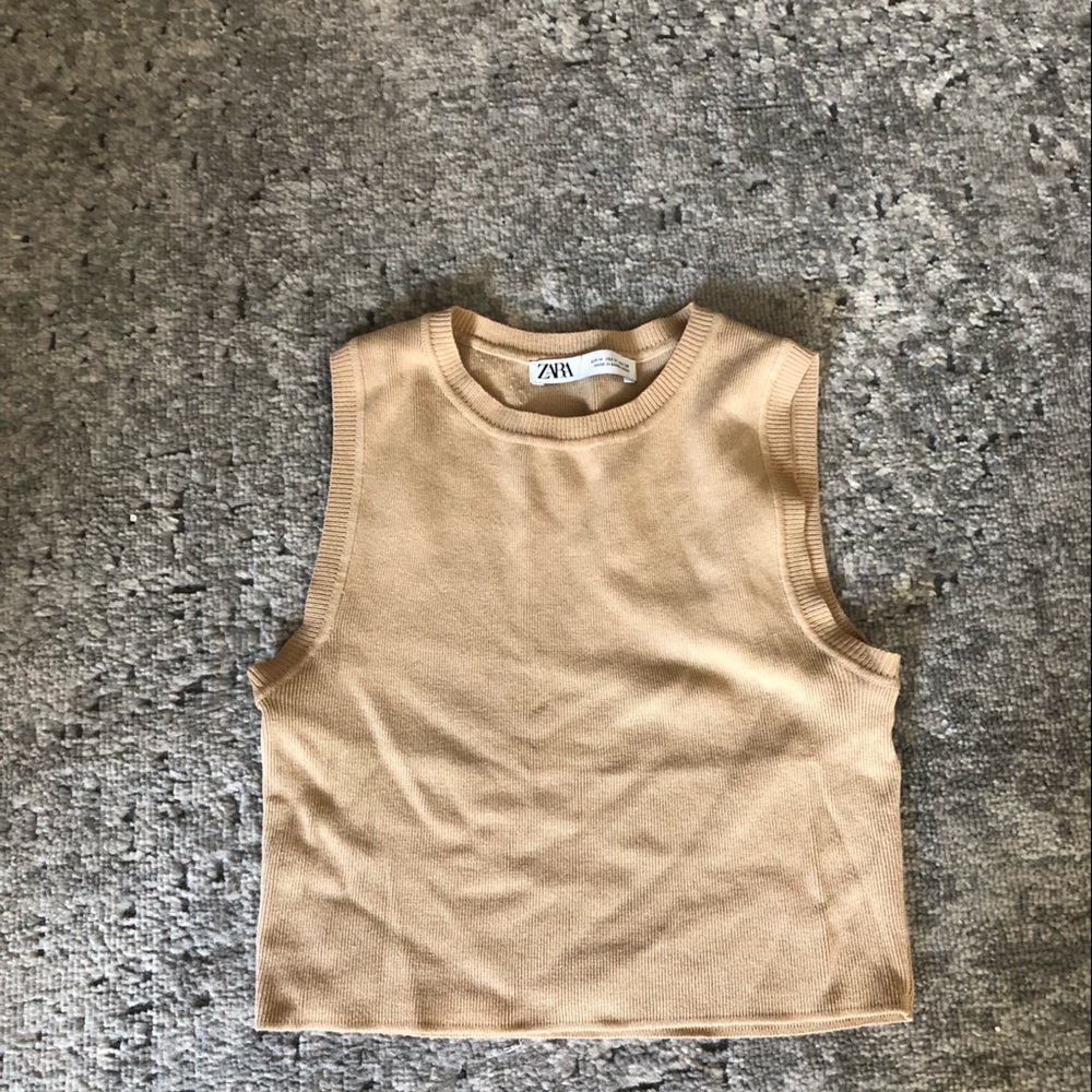 Zara, Beige tank